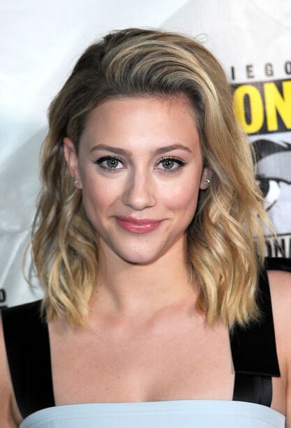 Lili Reinhart